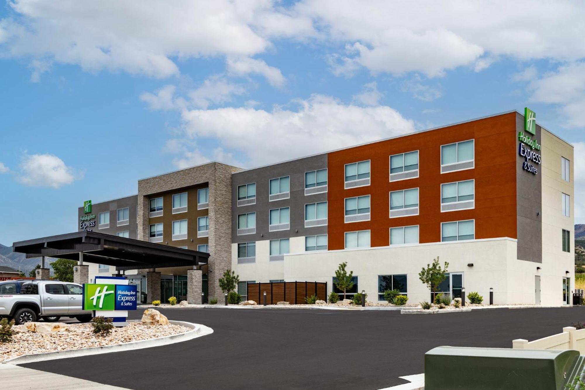 Holiday Inn Express & Suites - Nephi By Ihg Екстериор снимка